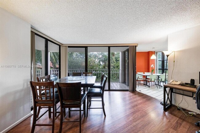 Building Photo - 2000 Towerside Terrace