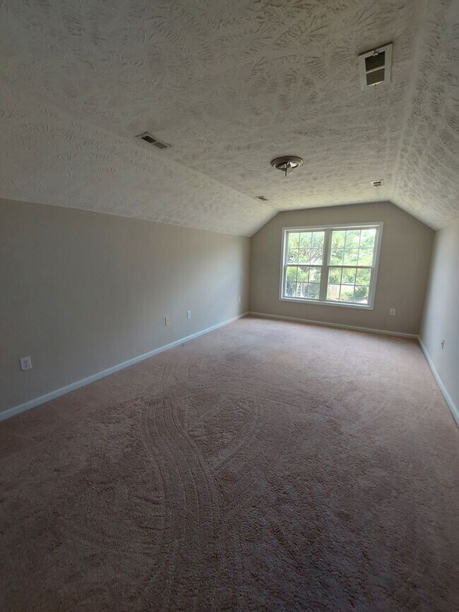 Building Photo - WOODCHASE