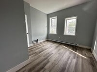 Building Photo - 139 School St
