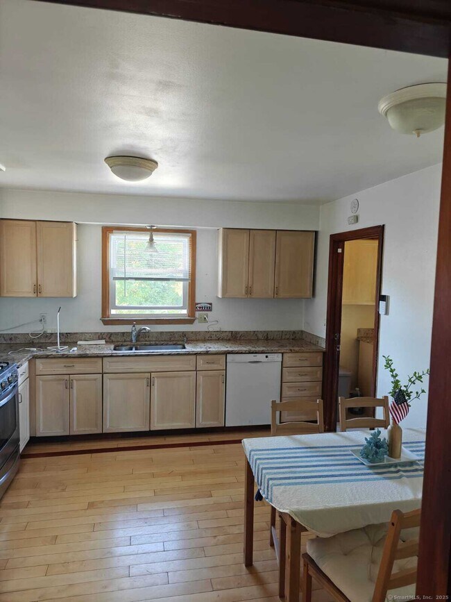 Building Photo - 47 Fort Hill Ave