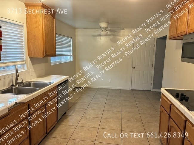 Building Photo - 3713 Sechrest Ave