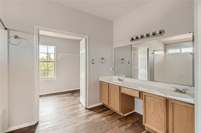 Building Photo - 1420 Quicksilver Cir