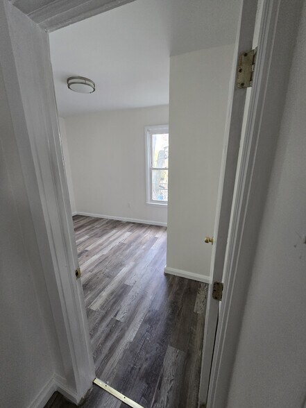 Building Photo - 92 Twiss St