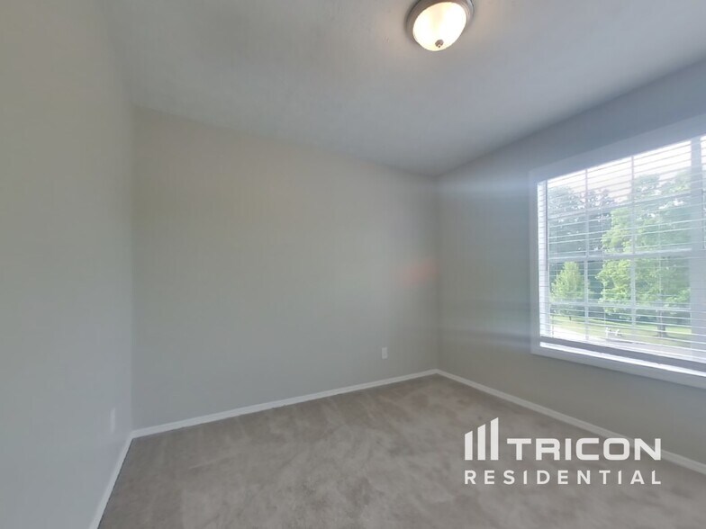 Building Photo - 3745 Talbot Ln