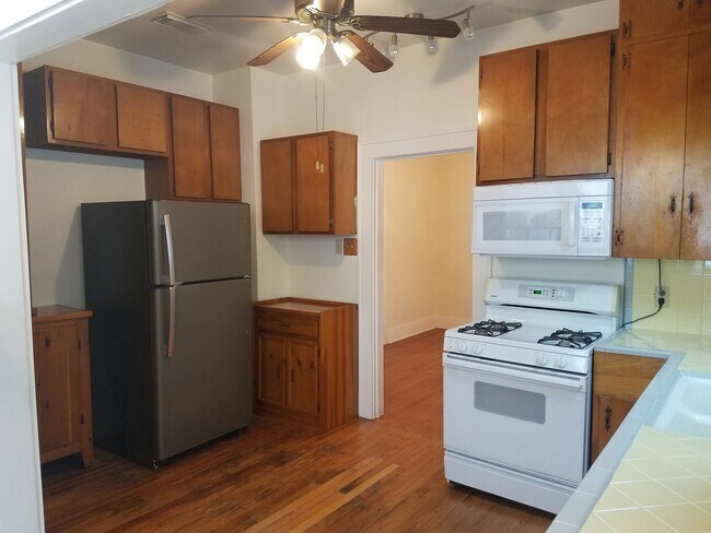 Building Photo - 5006 Bernardo De Galvez Ave