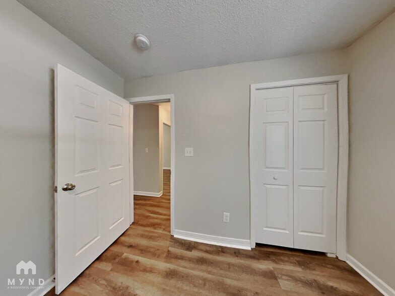 Building Photo - 589 Spaniel Ln