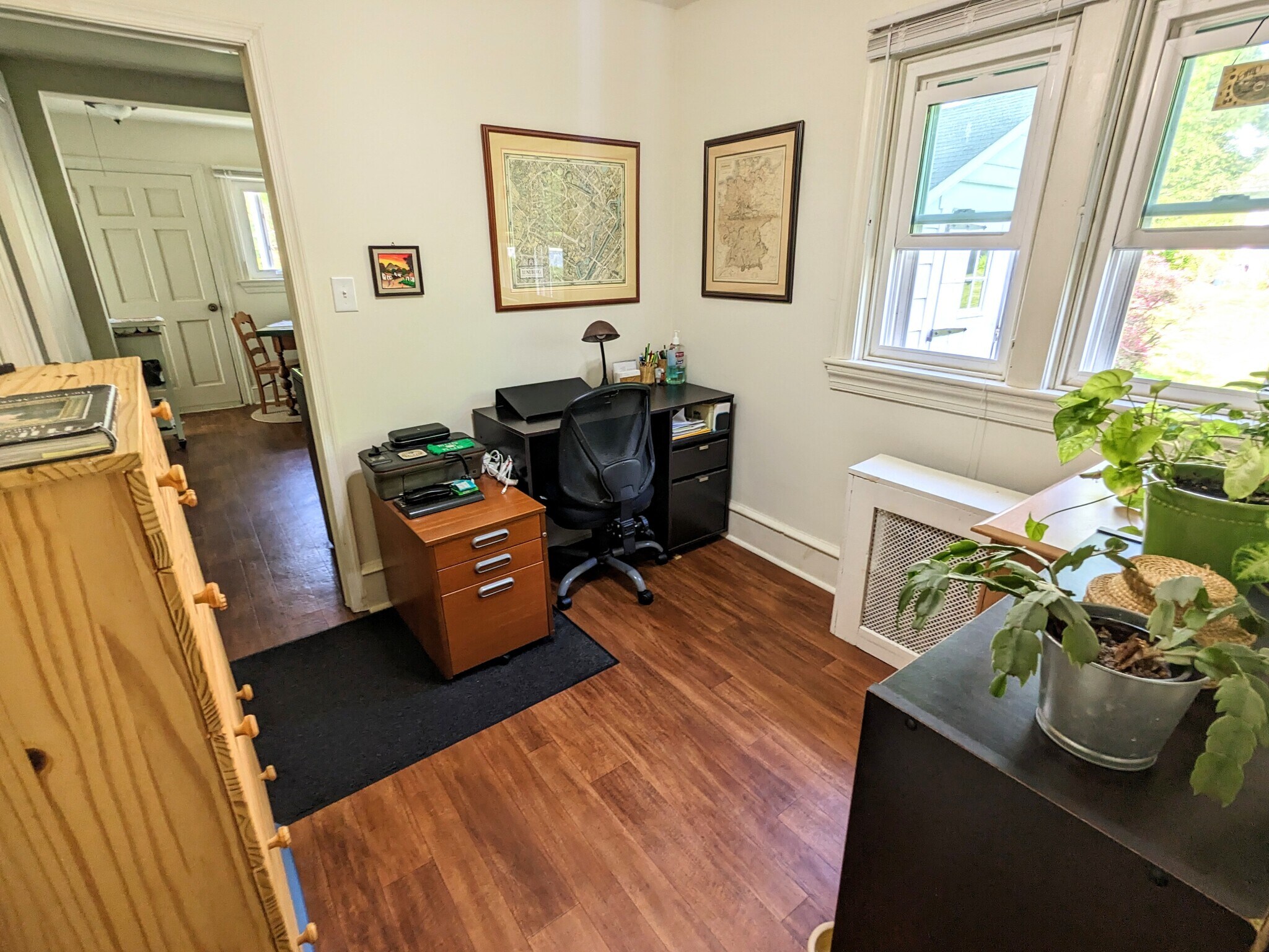 Building Photo - 920 E Railroad Ave