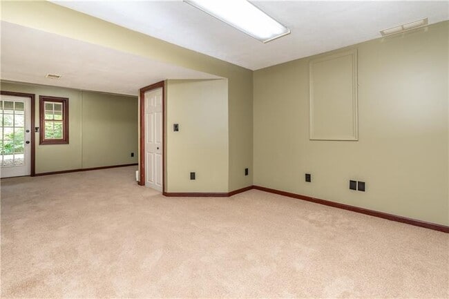 Building Photo - 238 Cumberland Dr