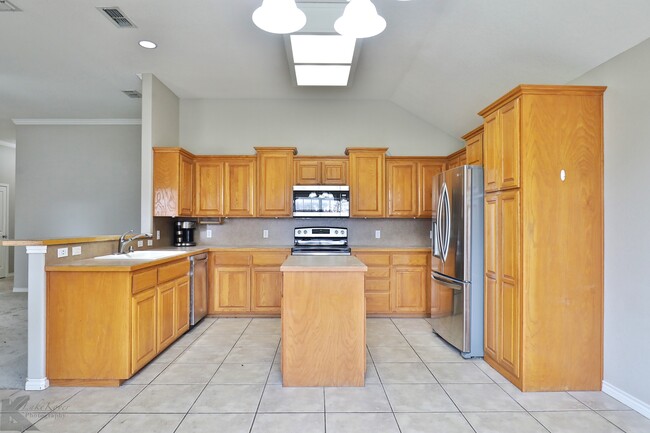 Building Photo - 7125 Sable Cir