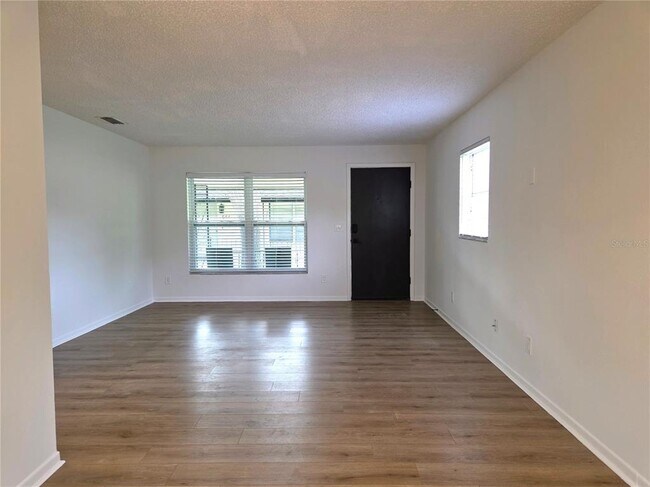 Building Photo - 534 93rd Ave N