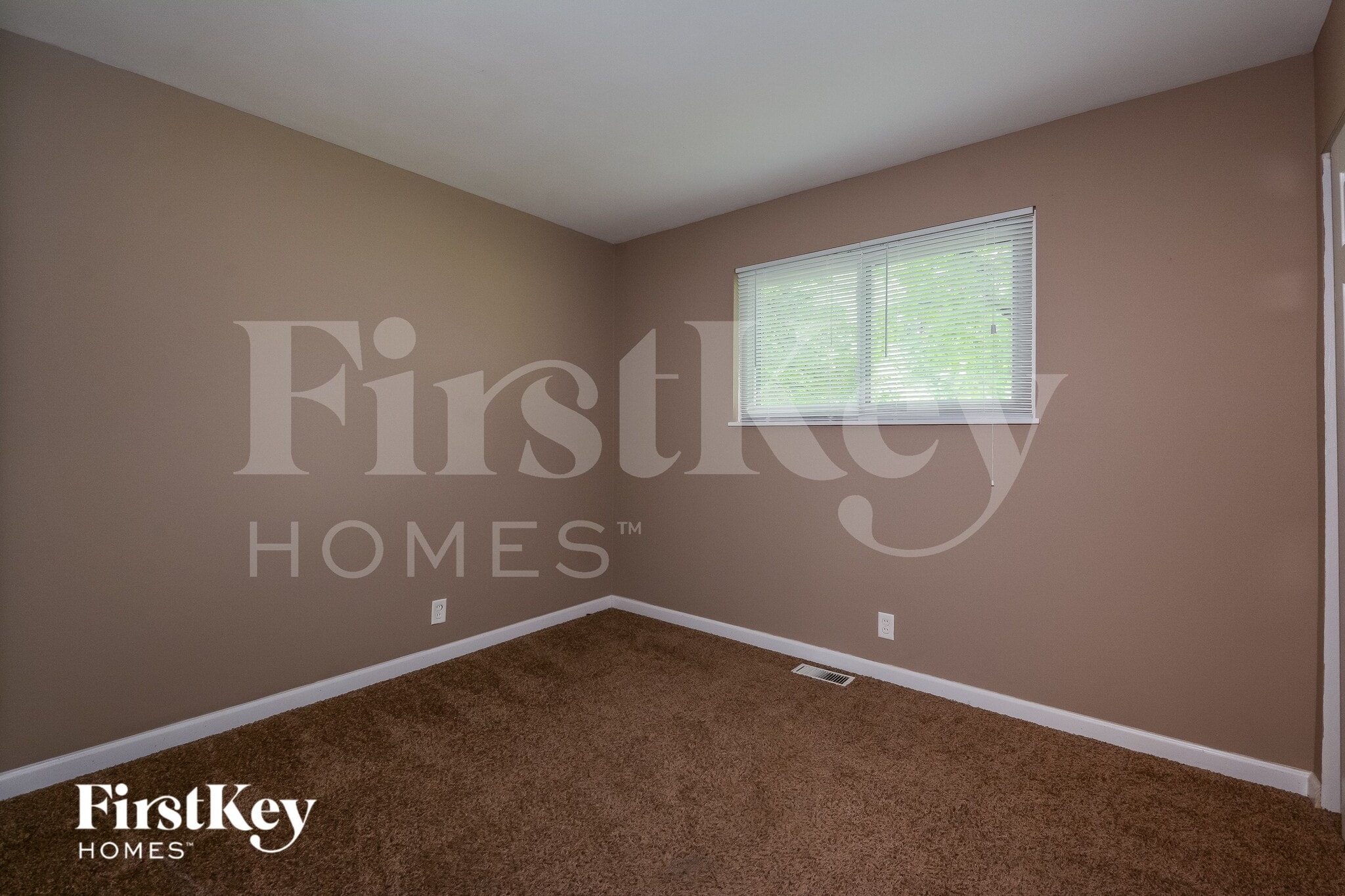 Building Photo - 400 Humes Ln