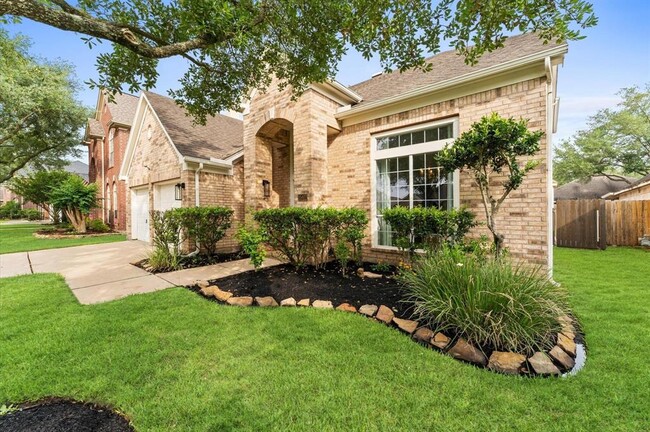 Building Photo - 15407 Cumberland Oak Way