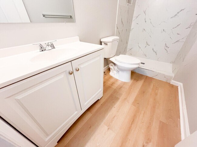 Building Photo - 5289 Stacy St