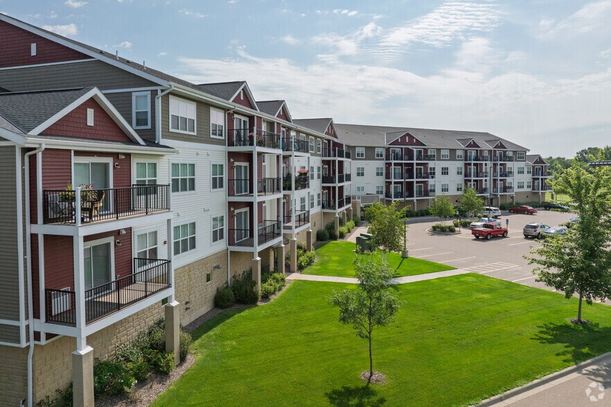Building Photo - Vermillion Shores II