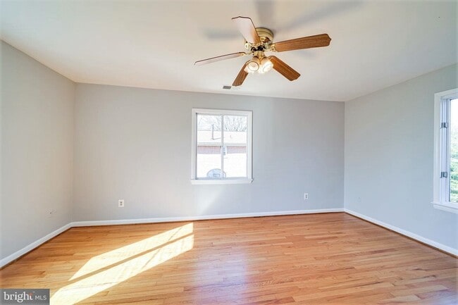 Building Photo - 1912 S Glebe Rd