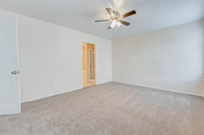 Building Photo - 22915 Sebastian Dr
