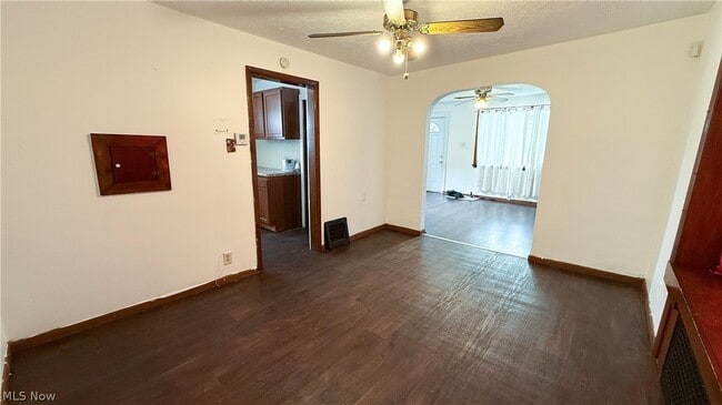 Building Photo - 987 Boone St