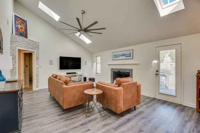 Building Photo - 3247 Summerchase Cir
