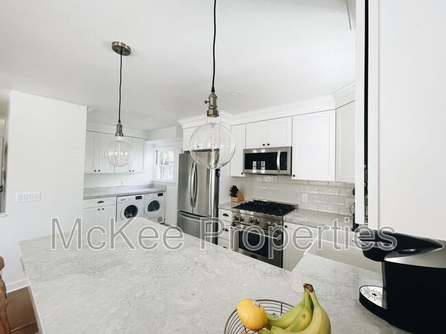 Building Photo - 277 B Ave