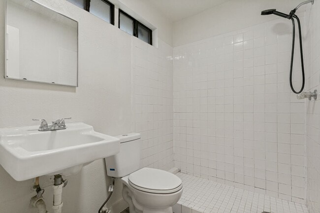 Building Photo - CHARMING 1-BEDROOM CASITA IN DENVER HEIGHTS