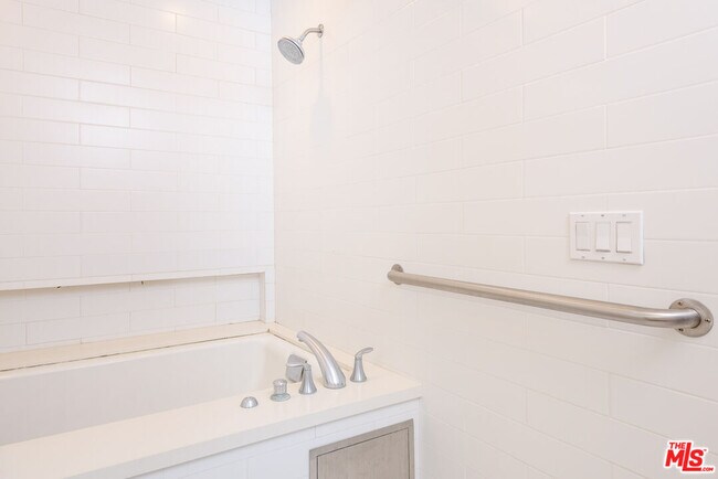 Building Photo - 1513 Orange Grove Ave