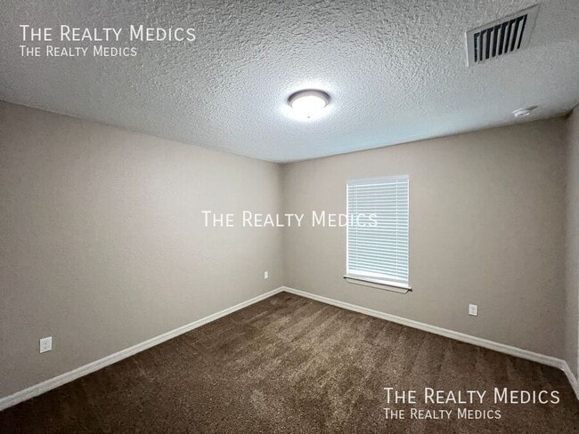 Building Photo - 83 Guava Pass