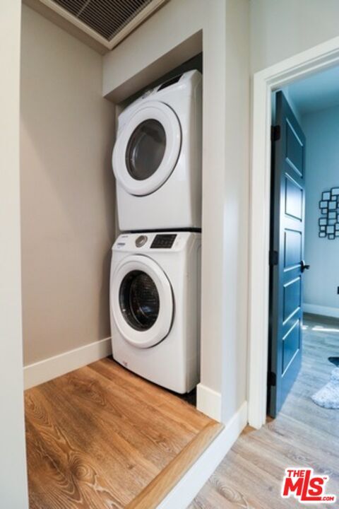 Building Photo - 1249 S Plymouth Blvd