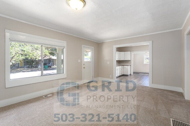 Building Photo - 2 Bedroom Home Available in Southeast Woodstock Area!