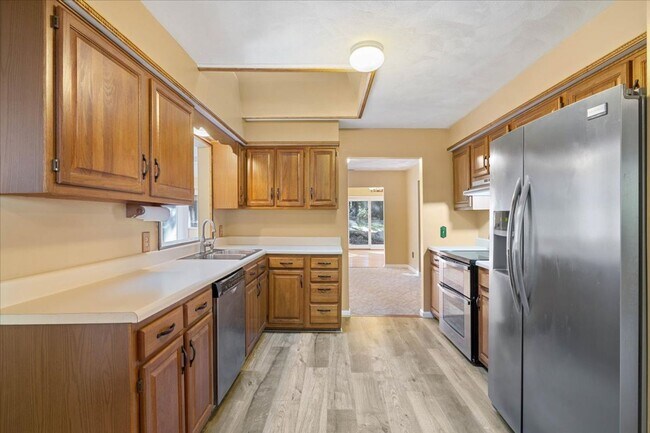Building Photo - 1102 Mourning Dove Dr