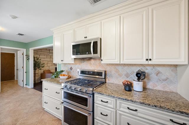 Building Photo - 1415 Moss Rose Cir