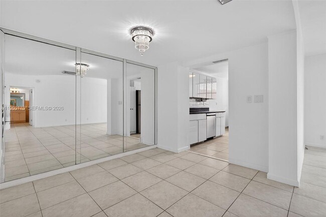 Building Photo - 100 Golden Isles Dr