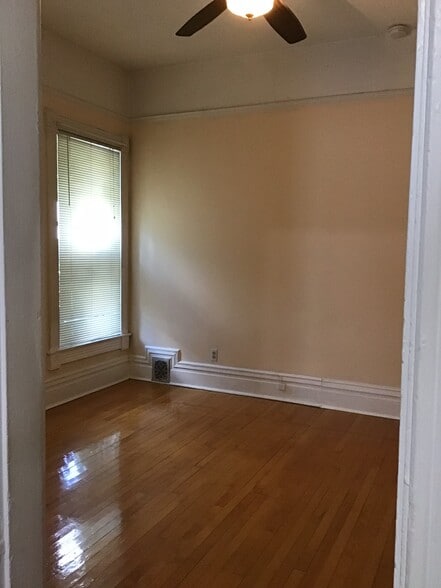 Building Photo - 2726 DuPont Ave S
