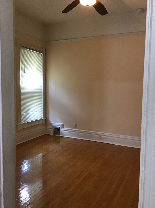 Building Photo - 2726 DuPont Ave S