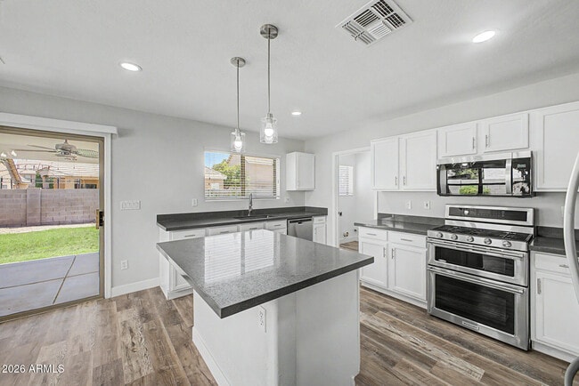 Building Photo - 2423 E Winged Foot Dr