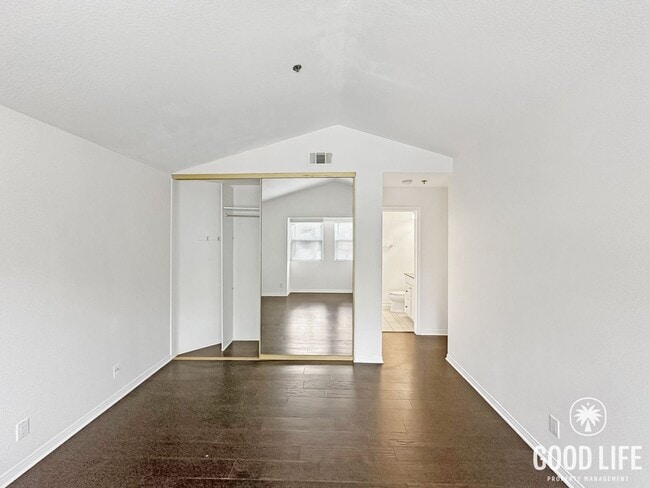 Building Photo - Fully Renovated End-Unit 3BD/2.5BA in Lake Forest with Views, Private Yard & 2-Car Garage
