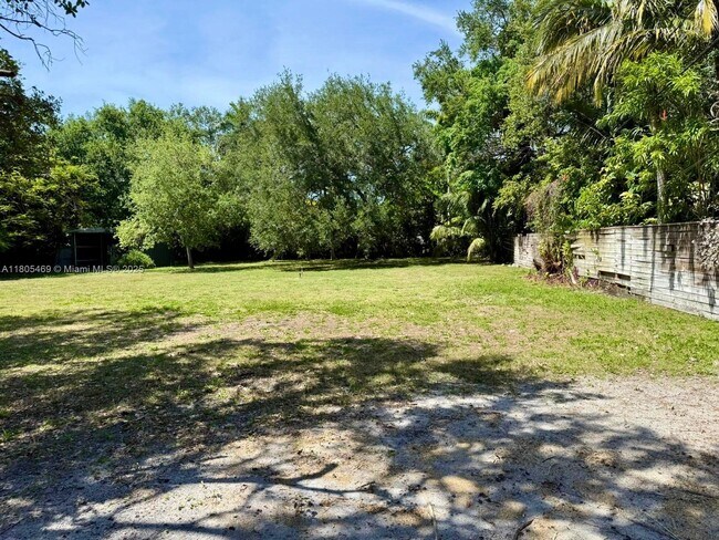 Building Photo - 8055 SW 122nd St