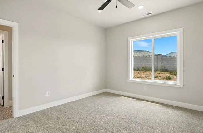 Building Photo - 1130 4240 N