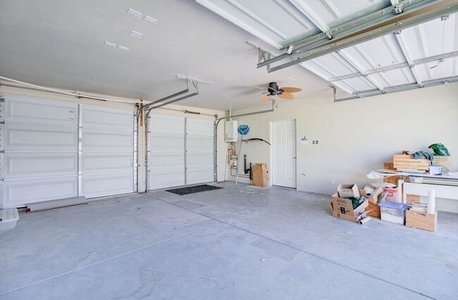 Building Photo - 1310 W Lynwood St