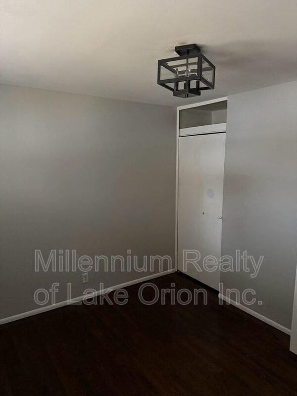 Building Photo - 321 W Princeton Ave