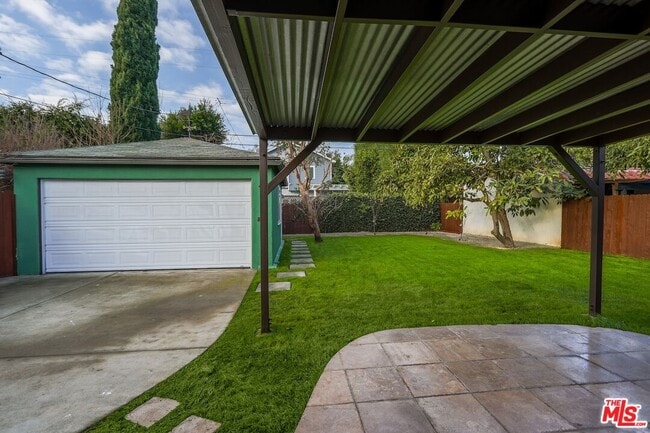 Building Photo - 2587 S Westgate Ave