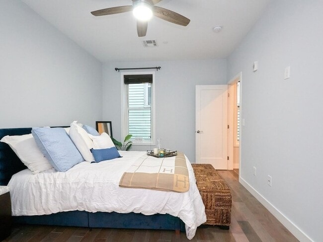 Building Photo - 186-188 Paris Street Unit 5