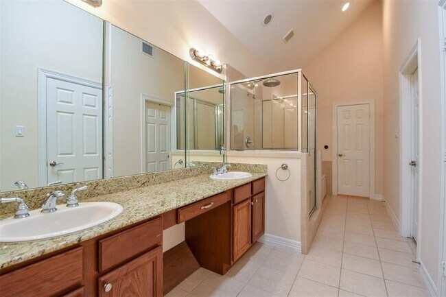 Building Photo - 815 Garden Rose Ln