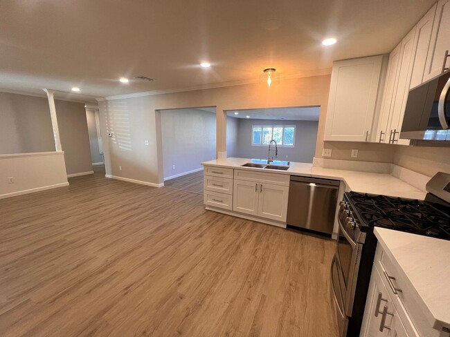 Building Photo - FULLY REMODELED 3+BR/2BA home in EL CAJON ...