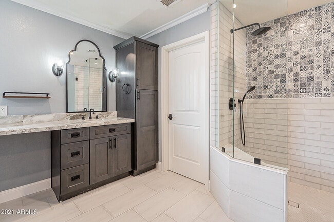 Building Photo - 16010 S 17th Dr