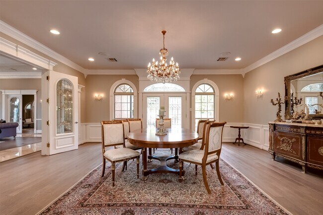 Building Photo - 12445 Memorial Dr