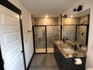 Building Photo - Just like New 3/2 - Custom Quality Constru...