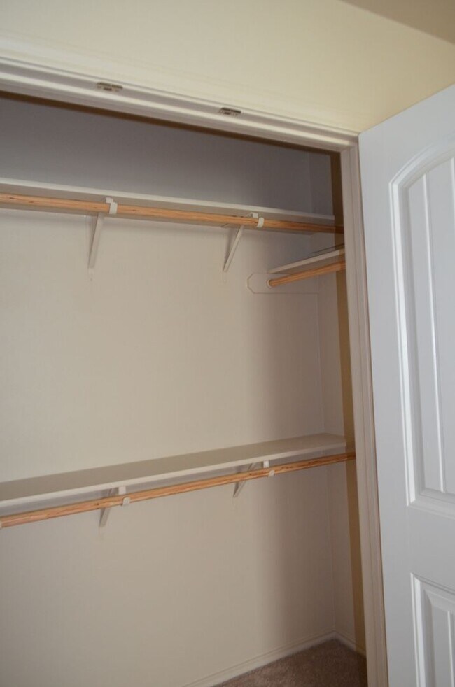 Building Photo - 1021 Cline Dr