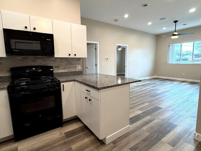 Building Photo - 4809 W 103rd St