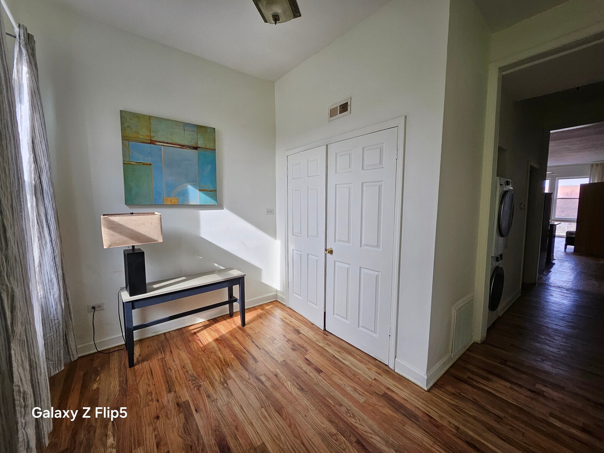 bonus room - 2417 W Warren Blvd