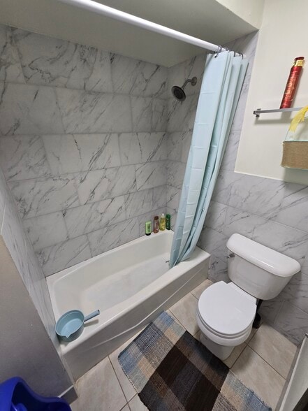 Remodeled Bathroom - 4521 S Ahmedi Ave